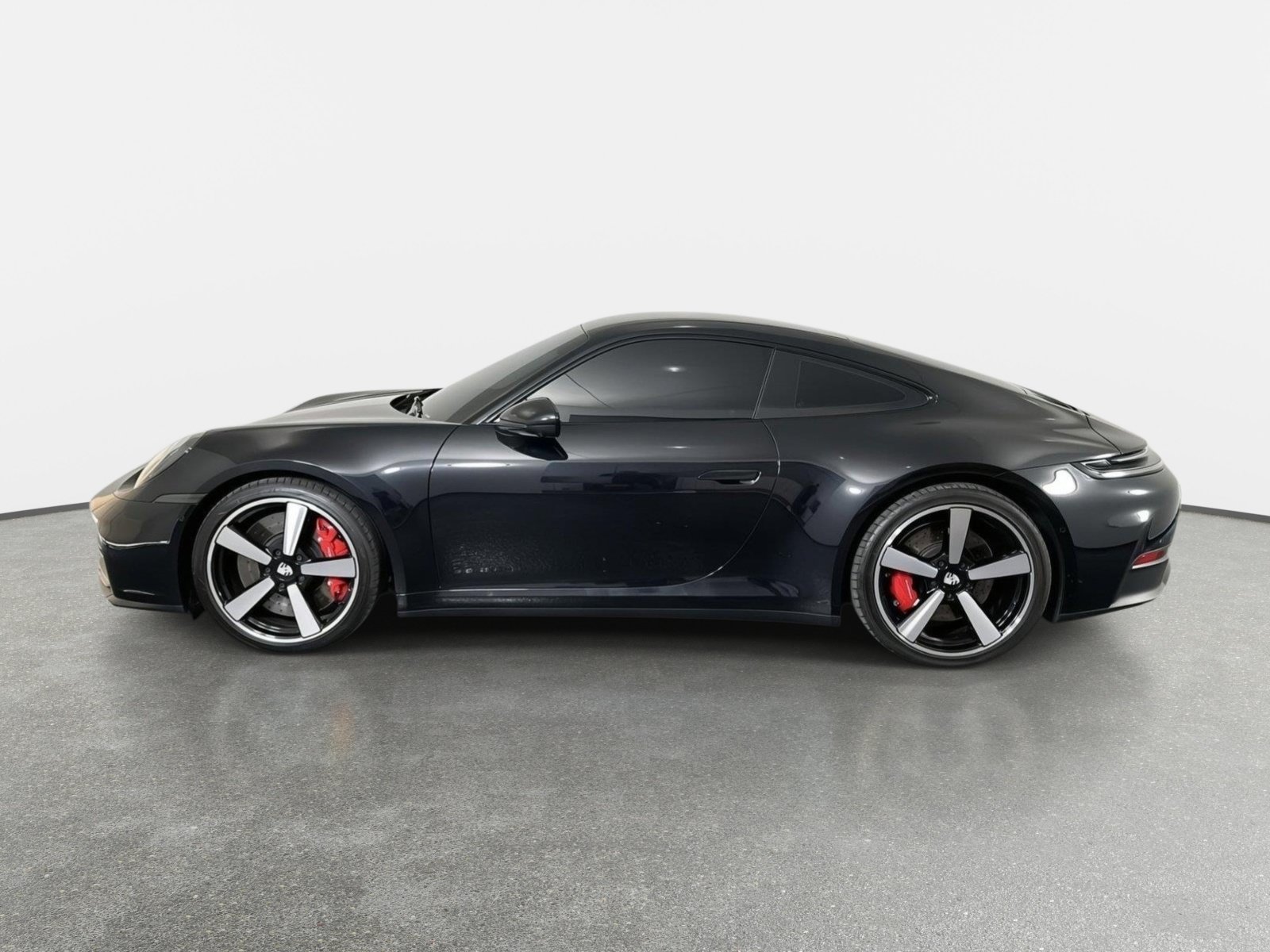 Used 2025 Porsche 911 Carrera S RWD image 5
