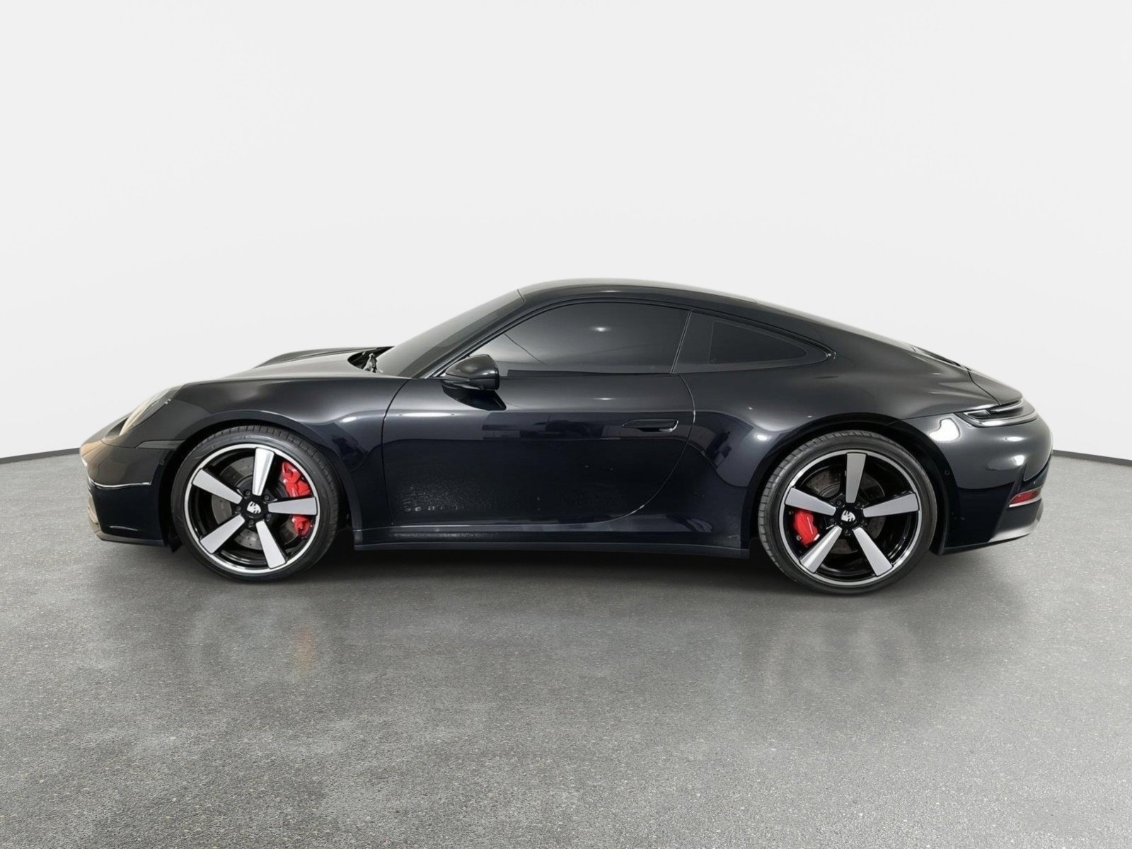 Used 2025 Porsche 911 Carrera S RWD image 5