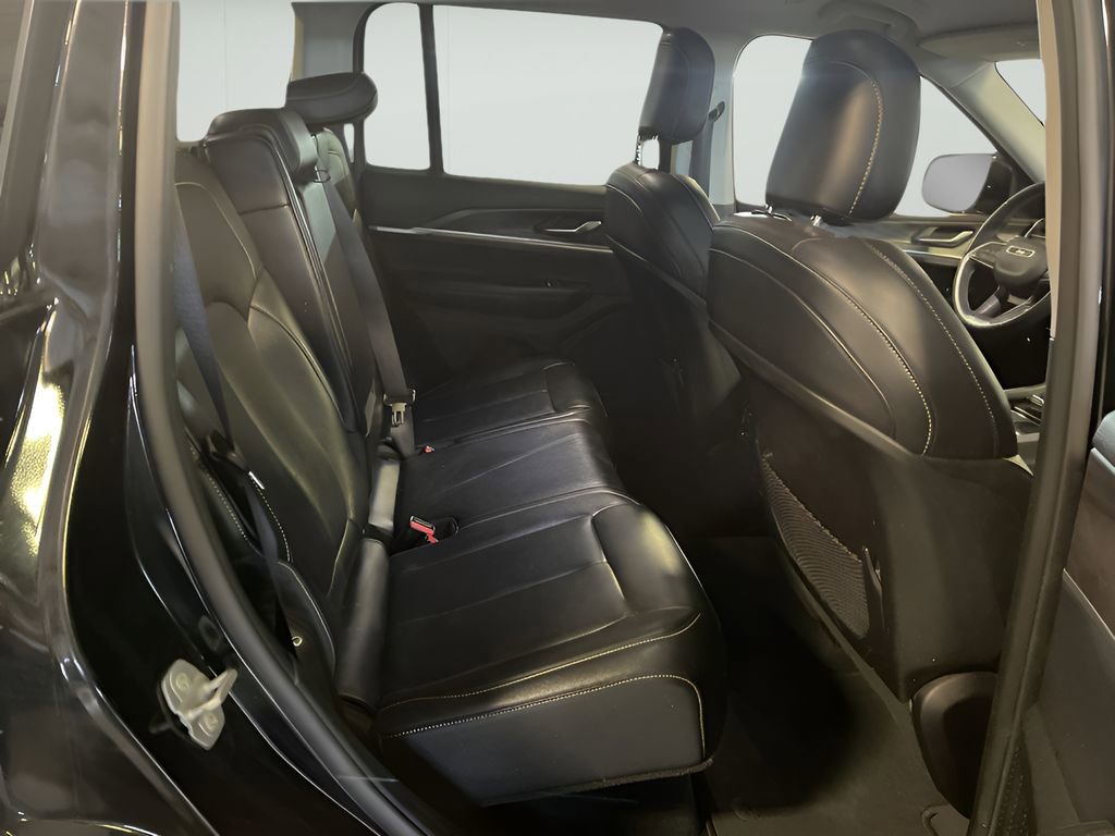 Used 2023 Jeep Grand Cherokee Limited image 21