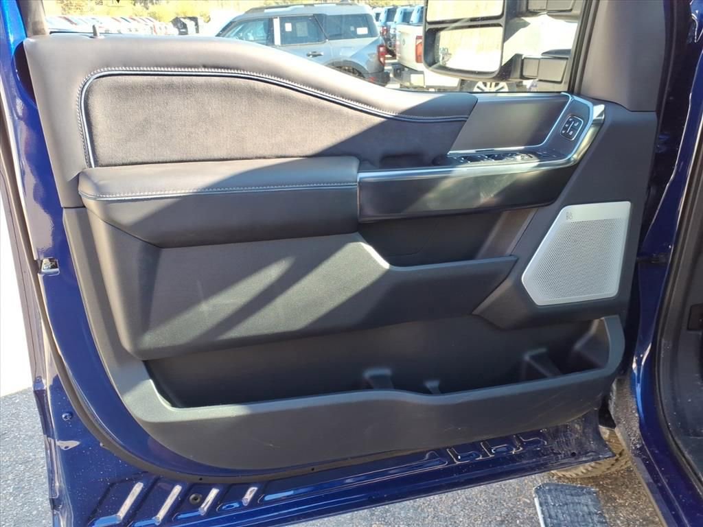 New 2026 Ford F350 Platinum w/ FX4 Off-Road Package image 18