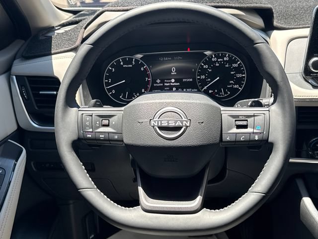 Used 2025 Nissan Rogue SV AWD/4WD image 14