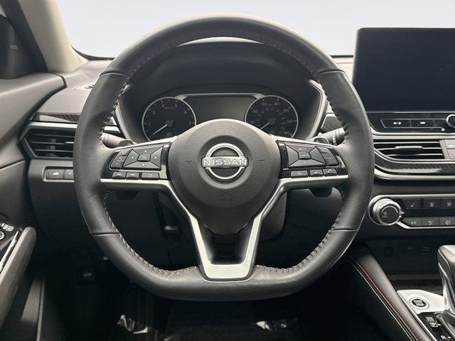 Used 2023 Nissan Altima 2.5 SR w/ SR Premium Package FWD image 12