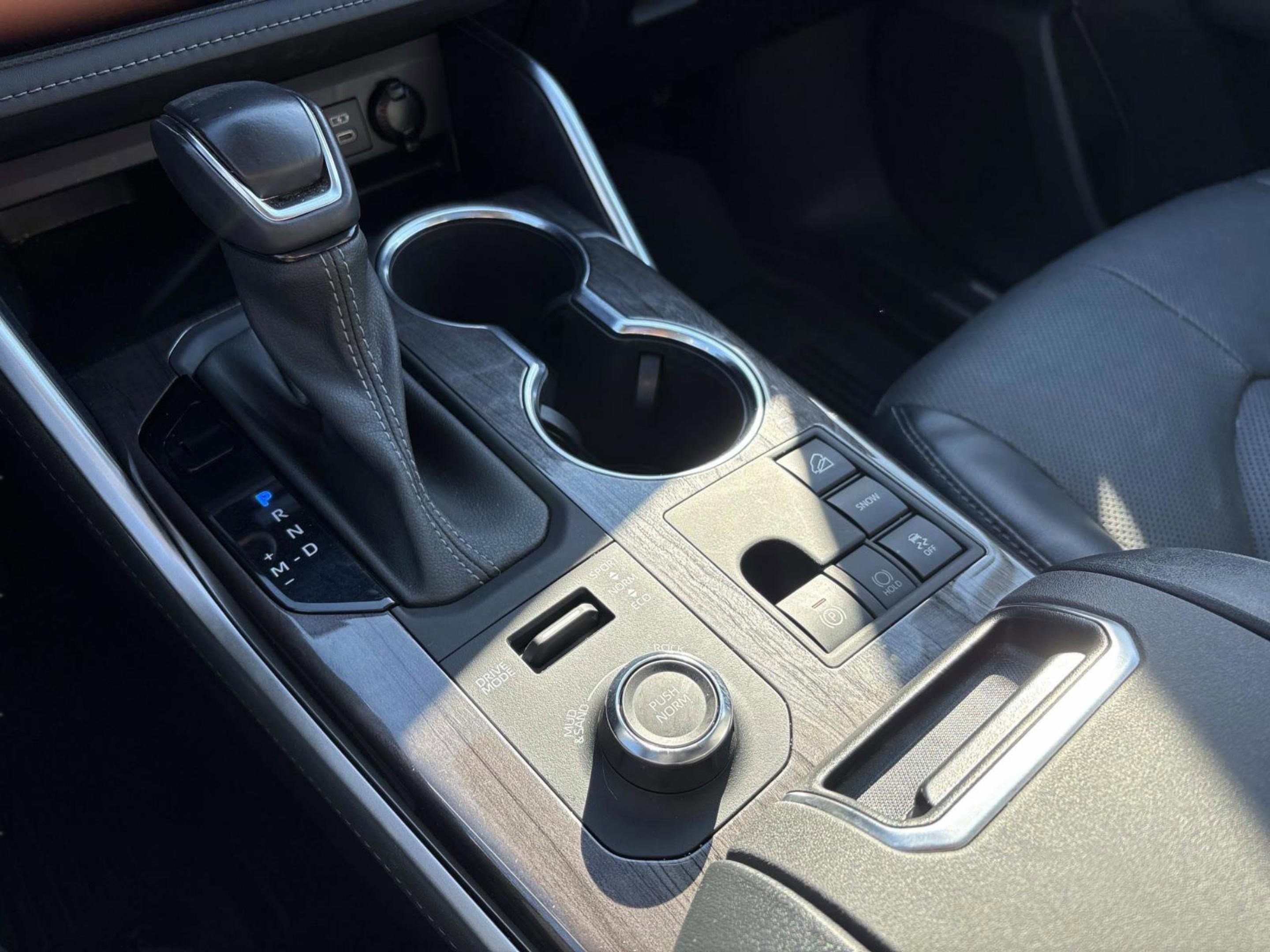 Used 2023 Toyota Highlander Platinum image 35