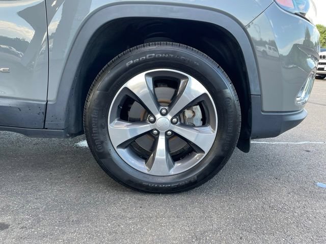 Used 2020 Jeep Cherokee Limited AWD/4WD image 36