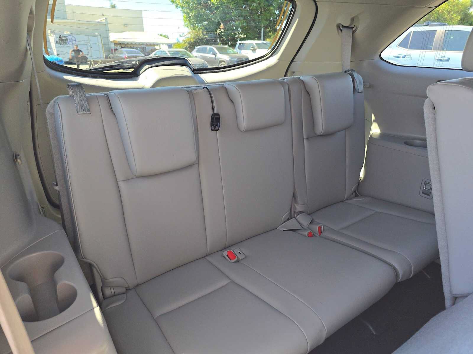 Certified 2019 Toyota Highlander XLE w/ Carpet Mat Package (TMS) AWD/4WD image 13