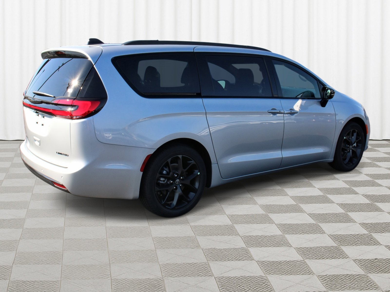 New 2026 Chrysler Pacifica Limited w/ S Appearance Package image 35