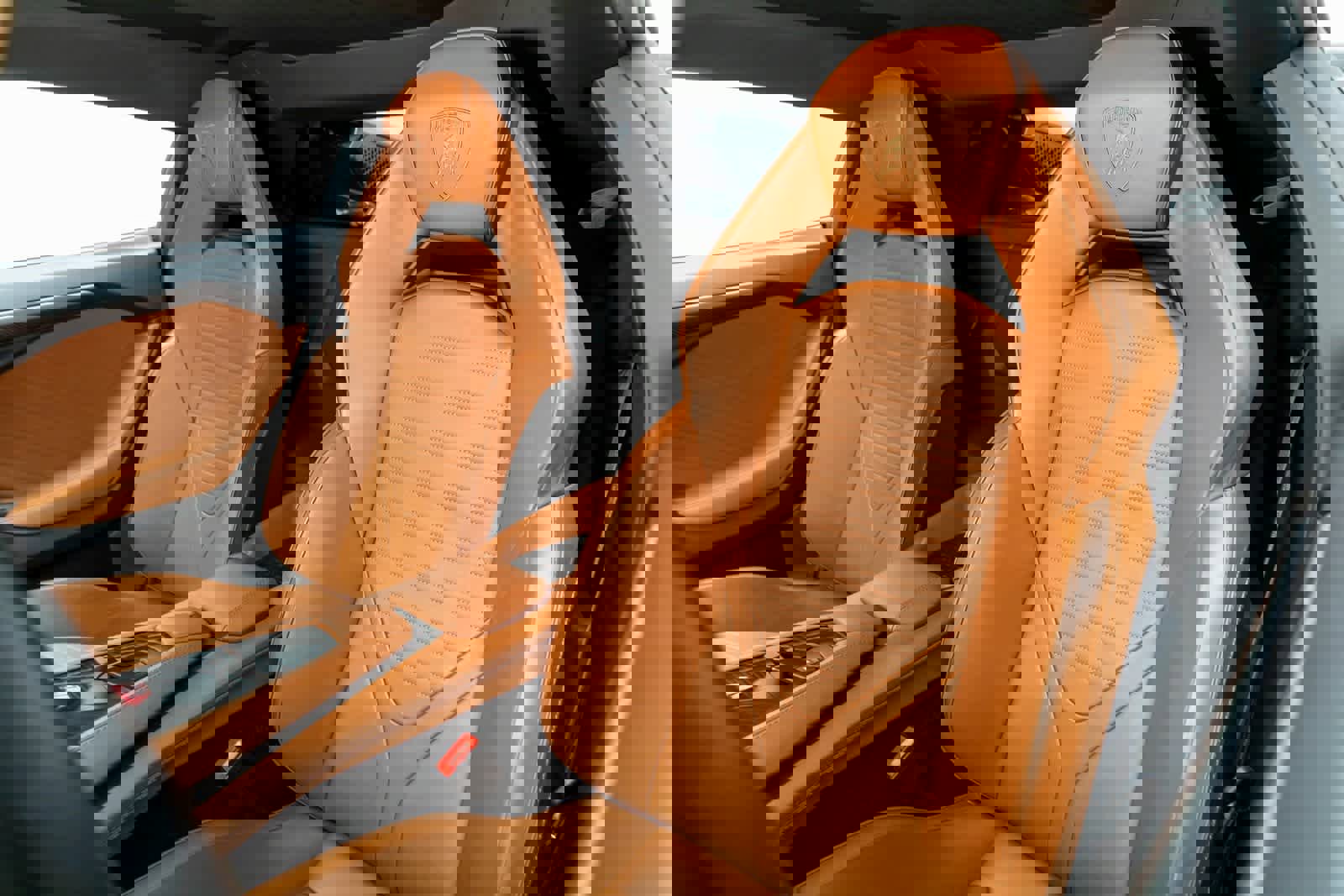 Used 2024 Lamborghini Revuelto image 12