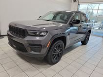 Used 2025 Jeep Grand Cherokee Altitude image 45