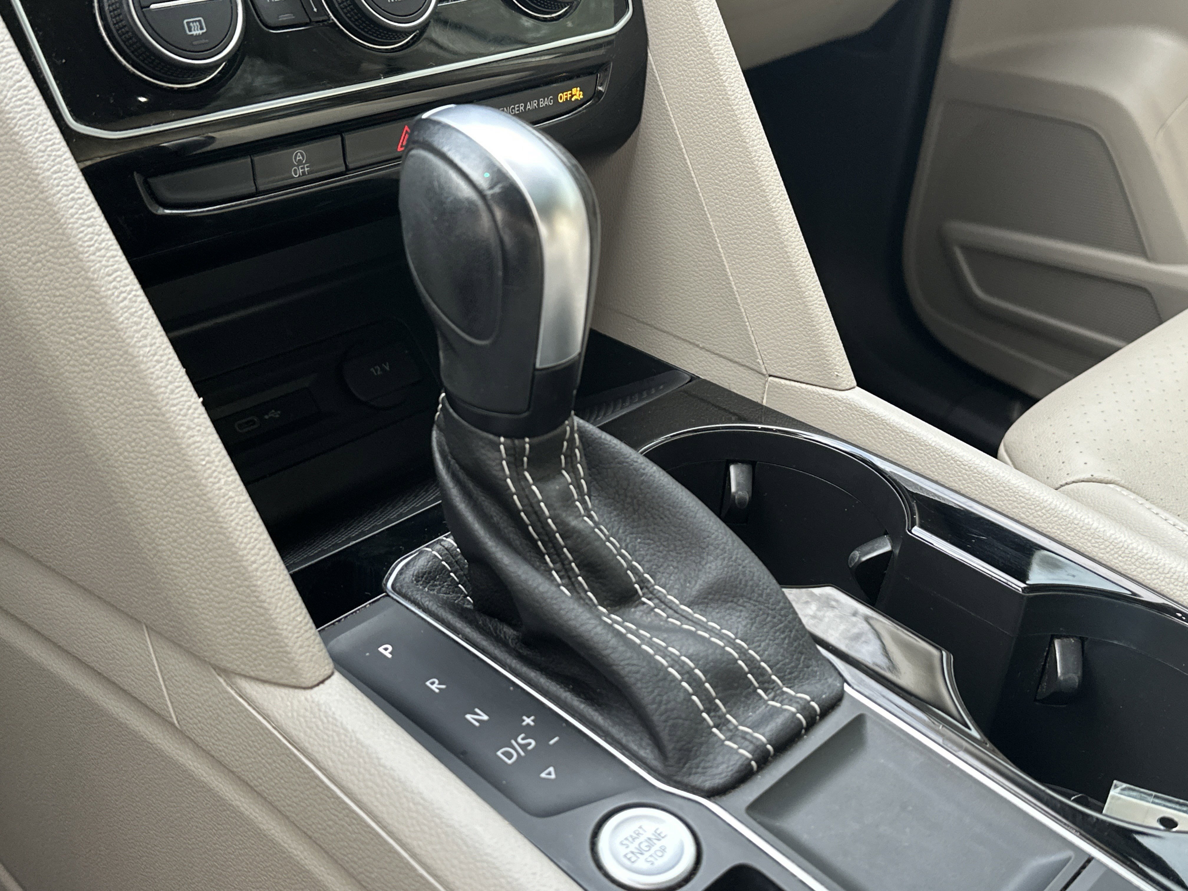 Used 2022 Volkswagen Atlas SE image 34