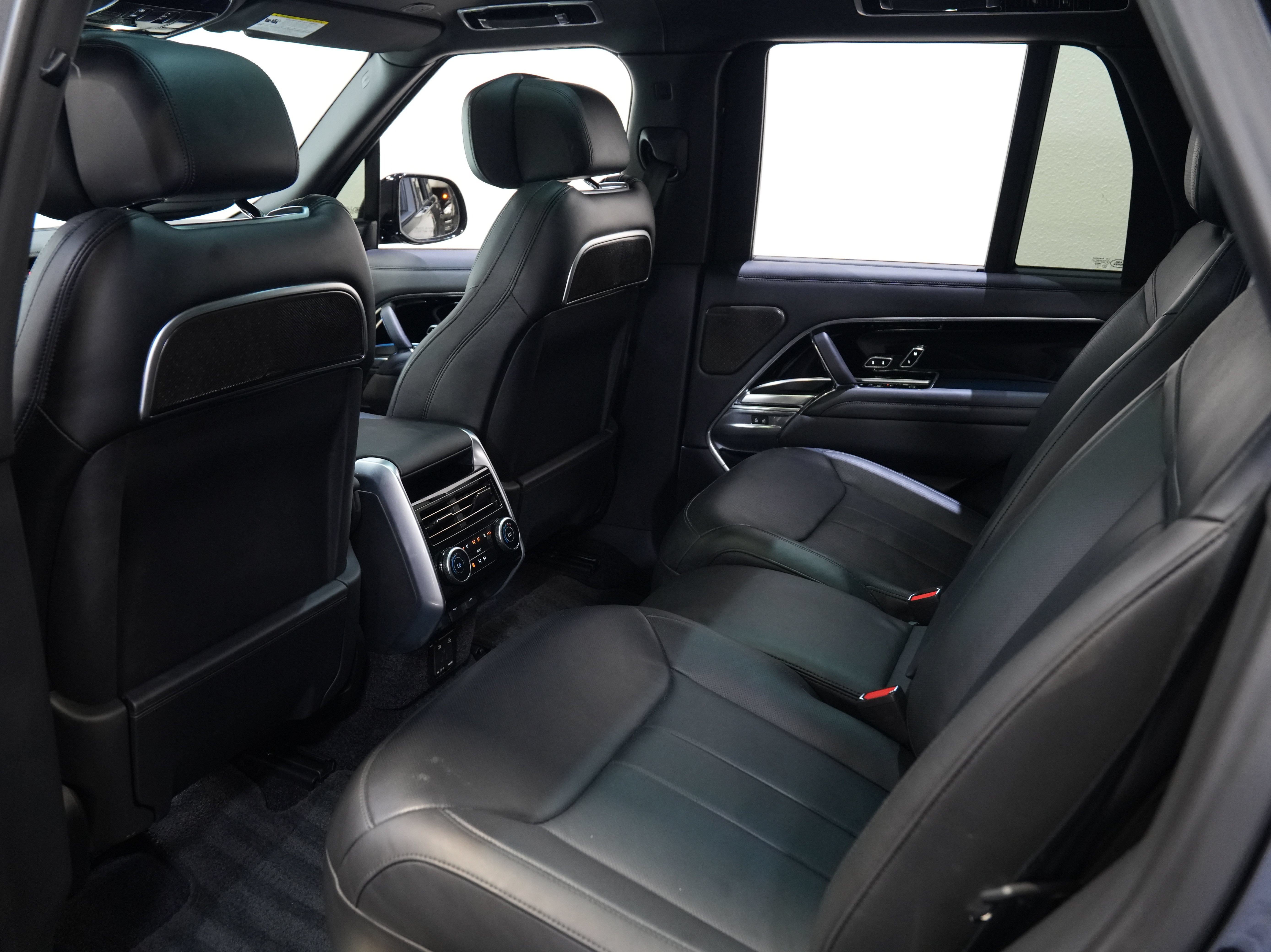 Used 2024 Land Rover Range Rover Autobiography AWD/4WD image 34