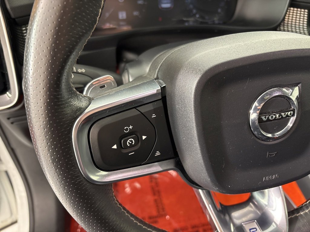 Used 2019 Volvo XC40 T5 R-Design image 20