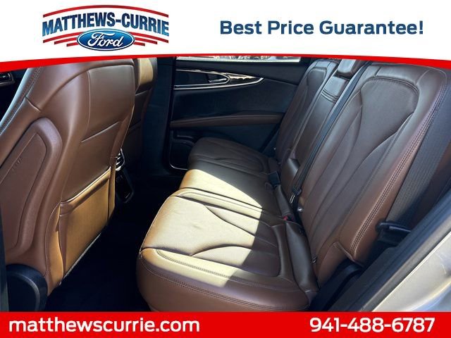 Used 2023 Lincoln Nautilus Reserve image 12