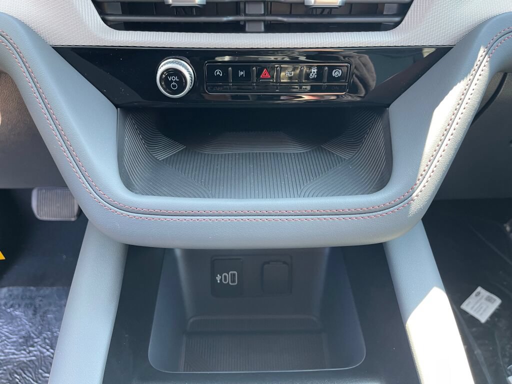 New 2026 Ford Explorer Active w/ Active Comfort Package AWD/4WD image 16