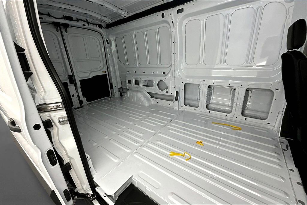 New 2025 Ford Transit 250 148 Medium Roof image 10