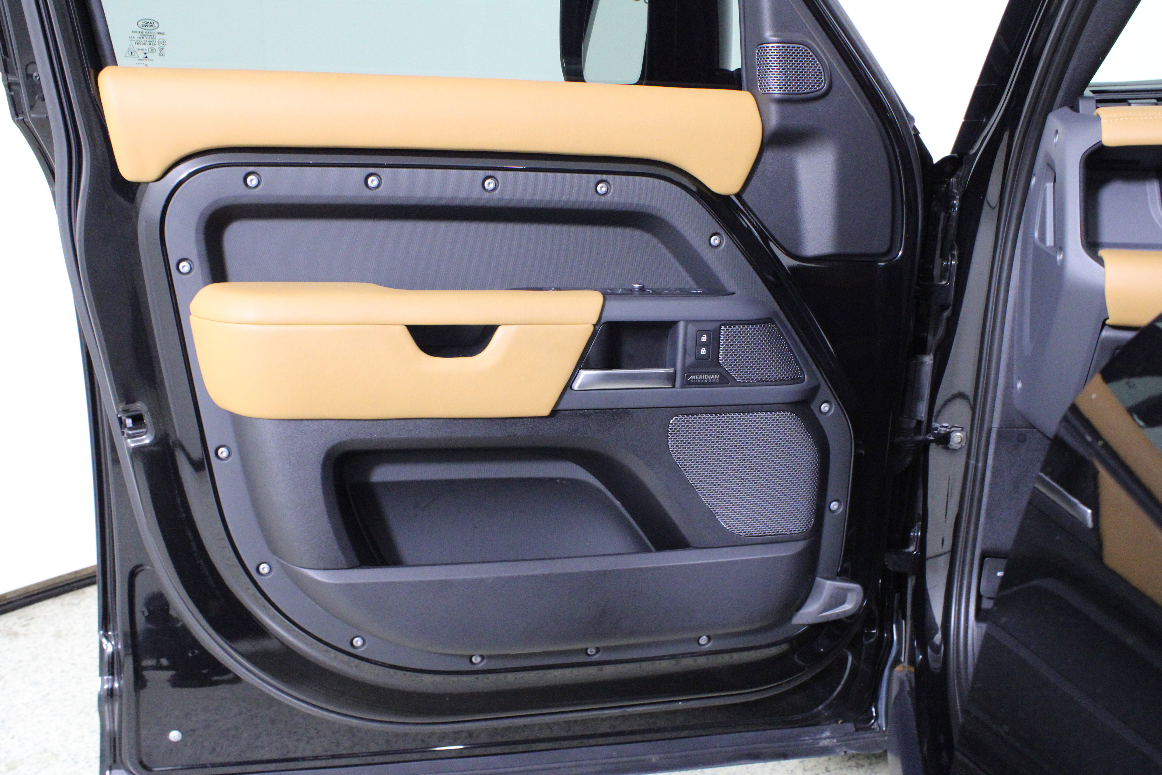 Used 2022 Land Rover Defender 110 X image 18