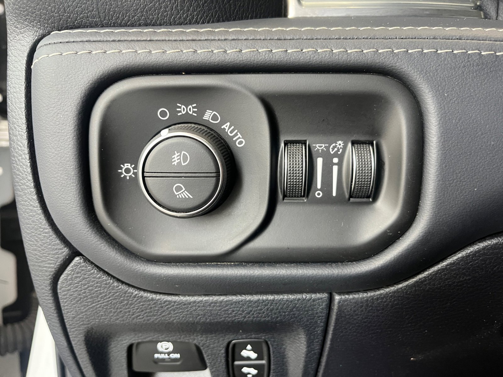 Used 2022 RAM 1500 Limited image 16