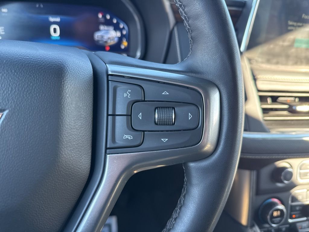Used 2024 Chevrolet Suburban Premier image 28