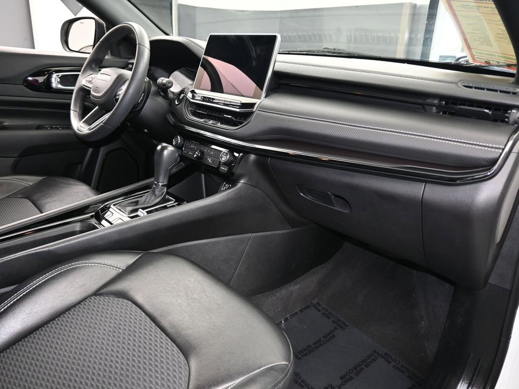Used 2023 Jeep Compass Altitude image 44