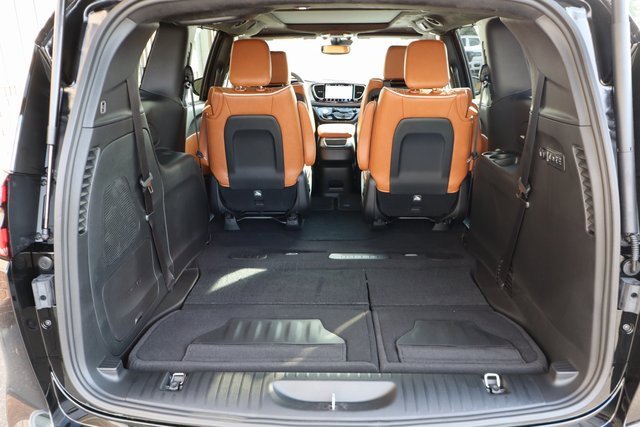 New 2026 Chrysler Pacifica Pinnacle w/ Trailer Tow Group image 44