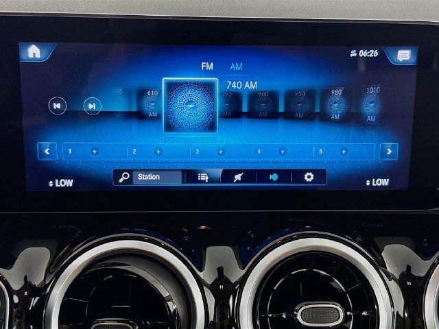 Used 2023 Mercedes-Benz GLA 250 4MATIC w/ Premium Package image 15