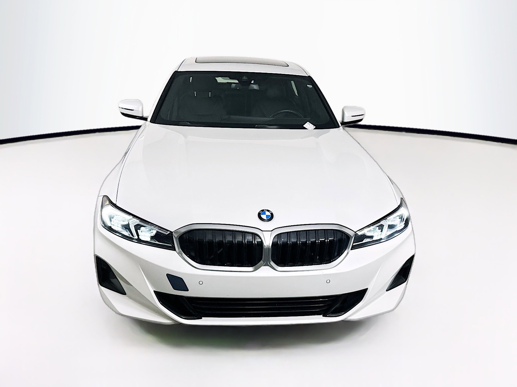 Used 2024 BMW 330i Sedan image 2