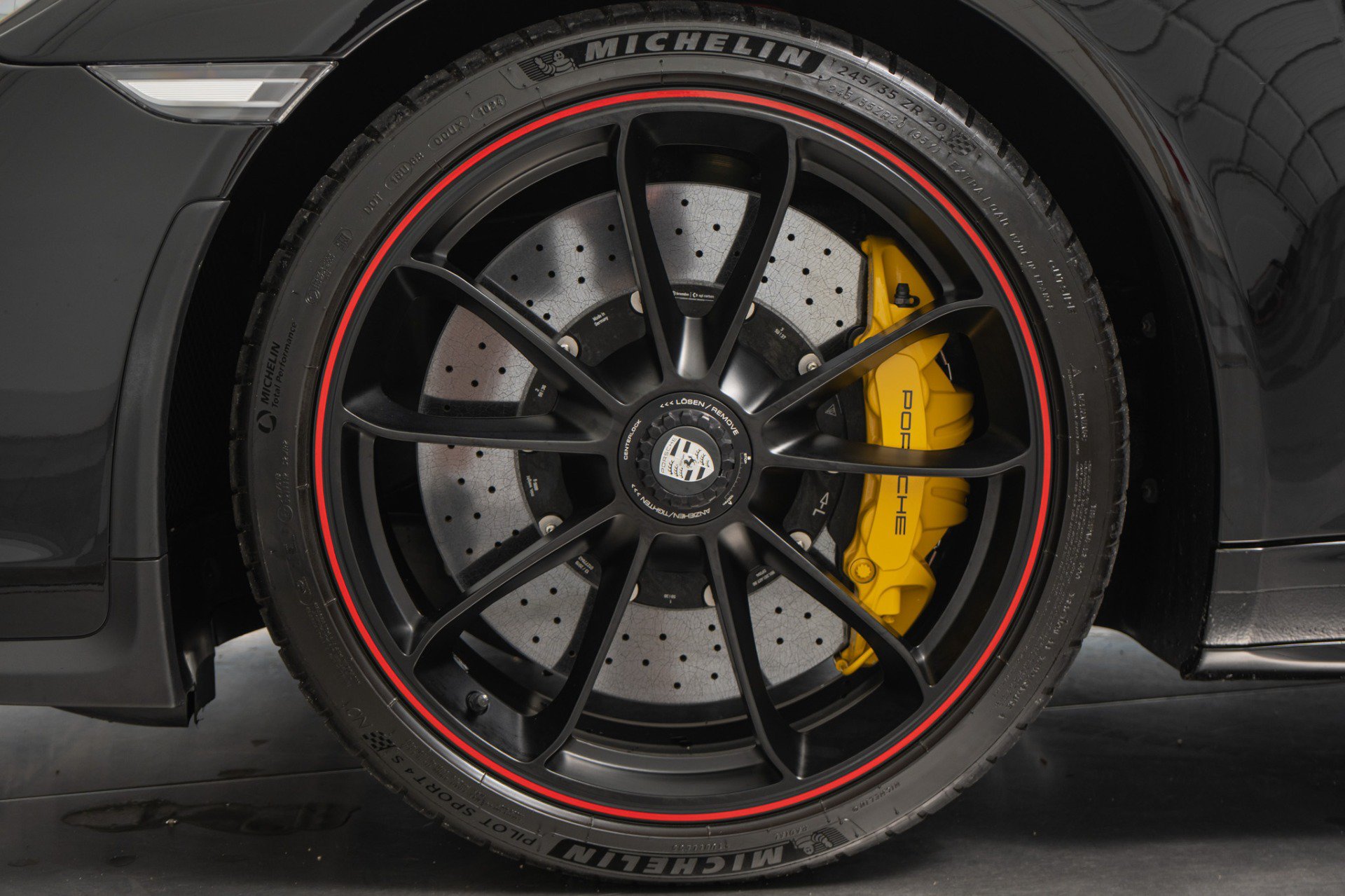 Used 2019 Porsche 911 Speedster RWD image 10