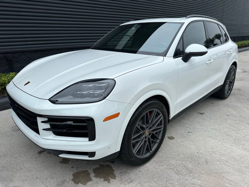 Certified 2025 Porsche Cayenne S image 7