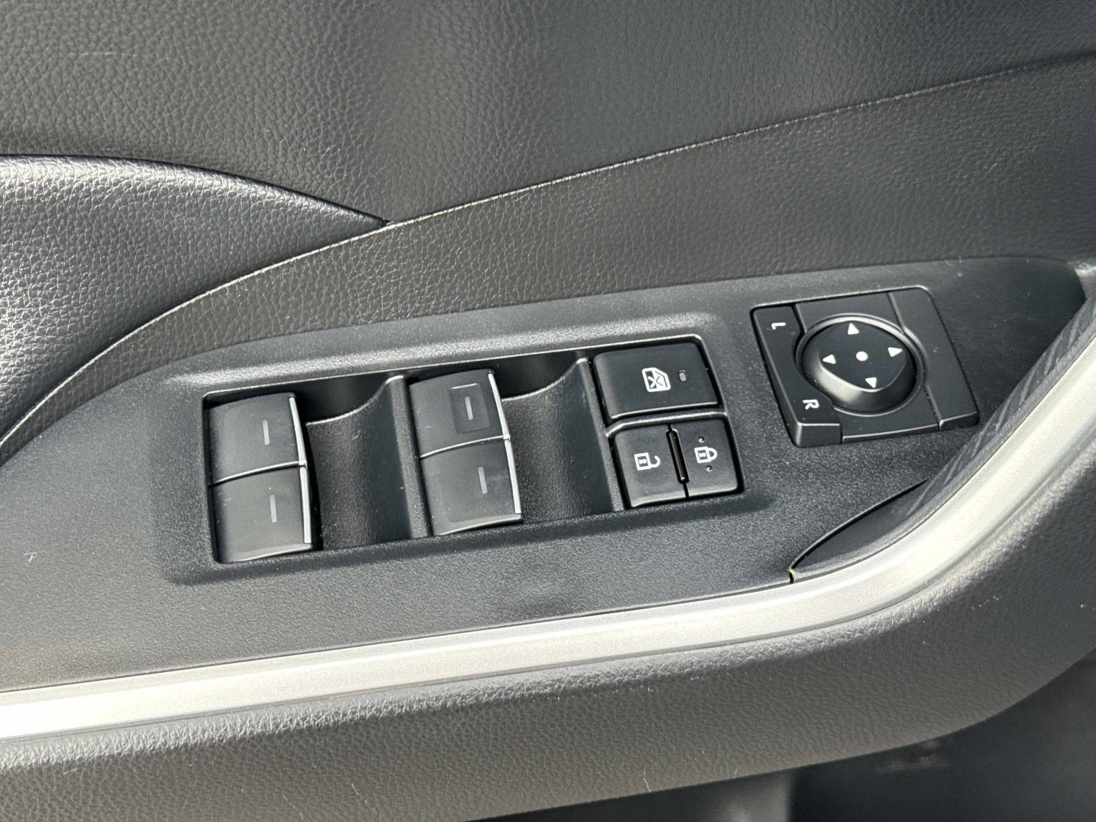 Used 2024 Toyota RAV4 XLE AWD/4WD image 21