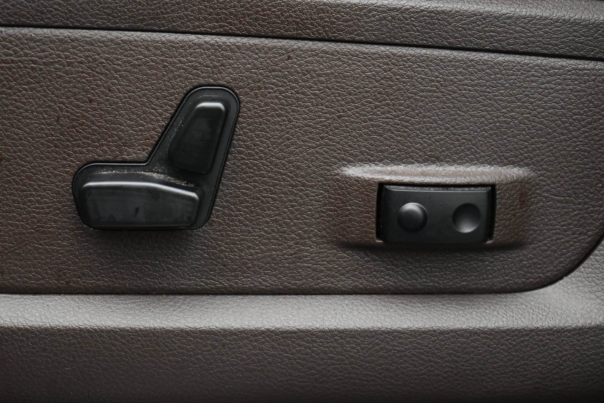 Used 2025 RAM 3500 Longhorn AWD/4WD image 13