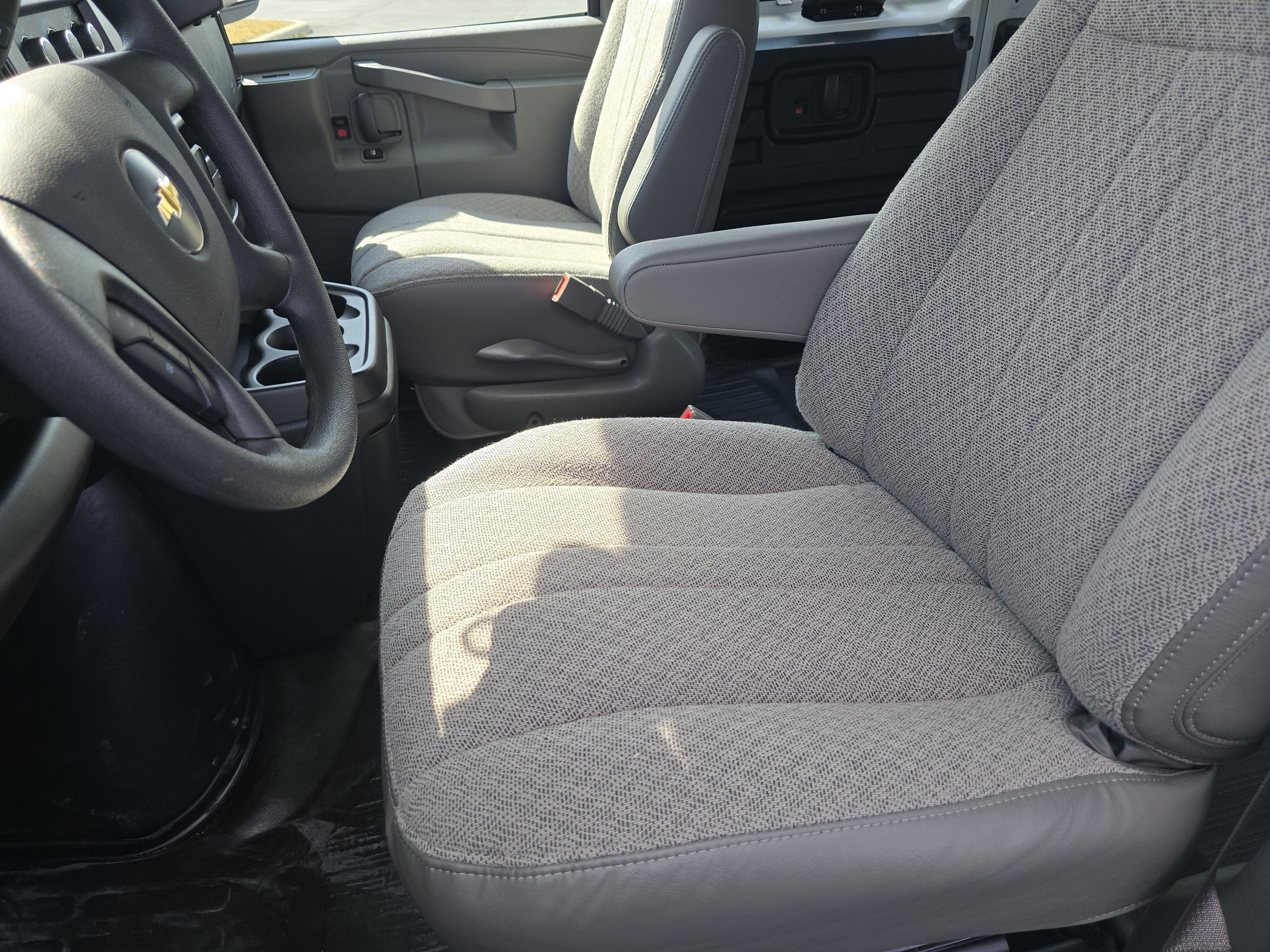 New 2025 Chevrolet Express 3500 Extended w/ Driver Convenience Package image 18