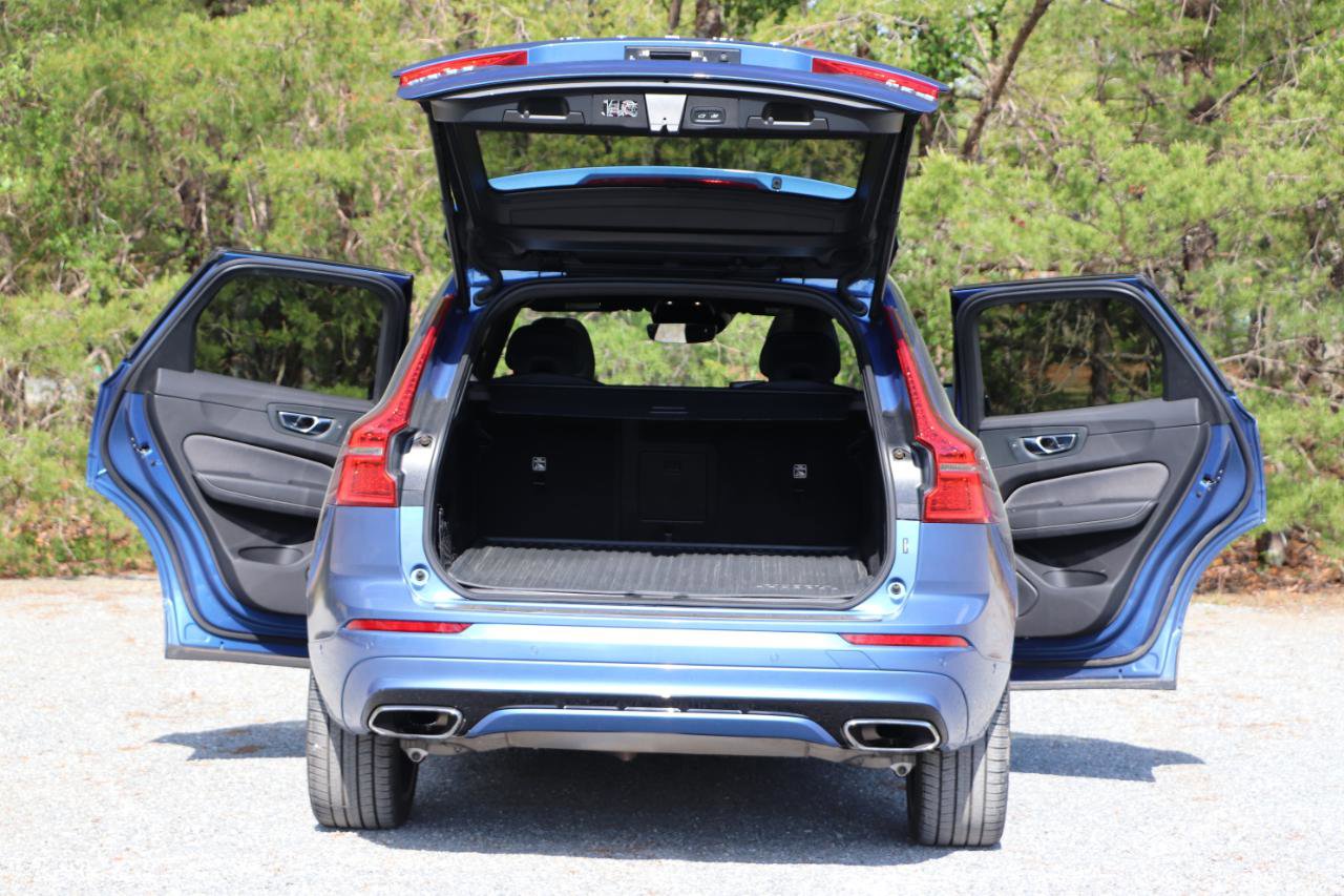 Used 2021 Volvo XC60 T5 R-Design w/ Advanced Package image 6