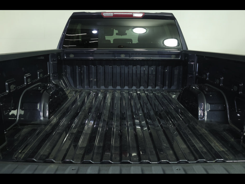 Used 2023 Chevrolet Silverado 1500 LT AWD/4WD image 18