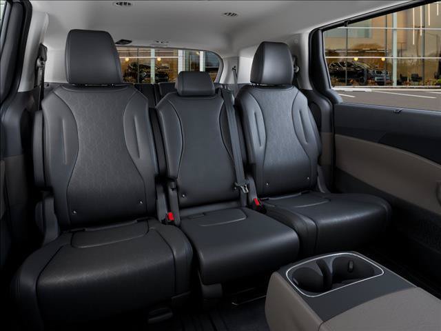 Used 2027 Kia Carnival EX FWD image 16