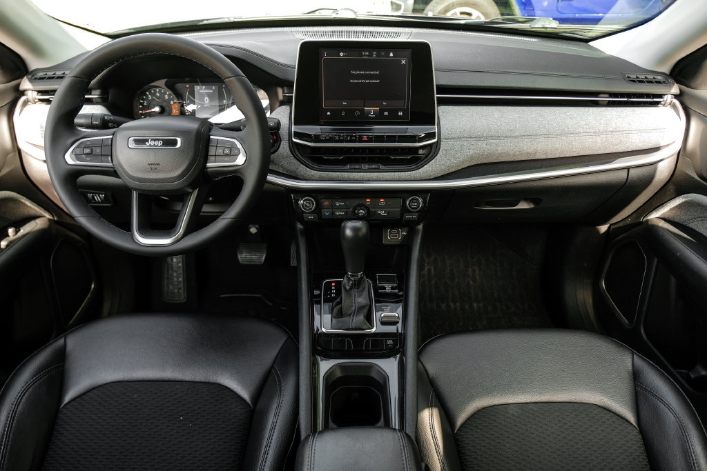 Used 2022 Jeep Compass Latitude AWD/4WD image 5