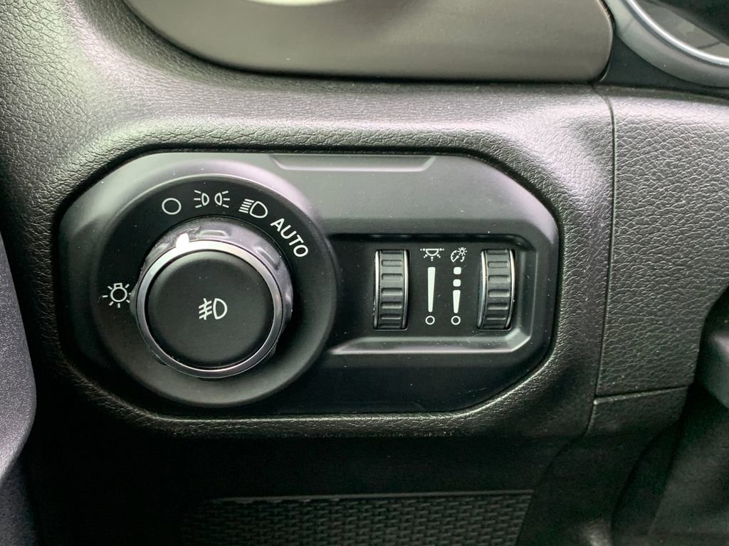 Used 2019 Jeep Wrangler Unlimited Sport S AWD/4WD image 19