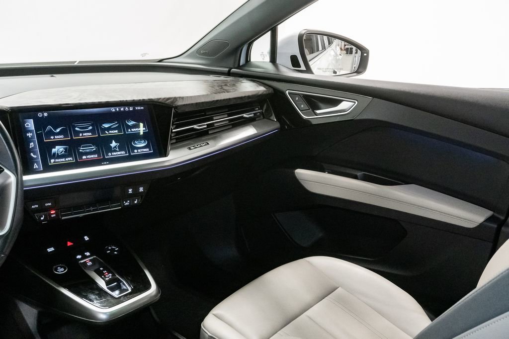 Used 2024 Audi Q4 e-tron Prestige AWD/4WD image 13