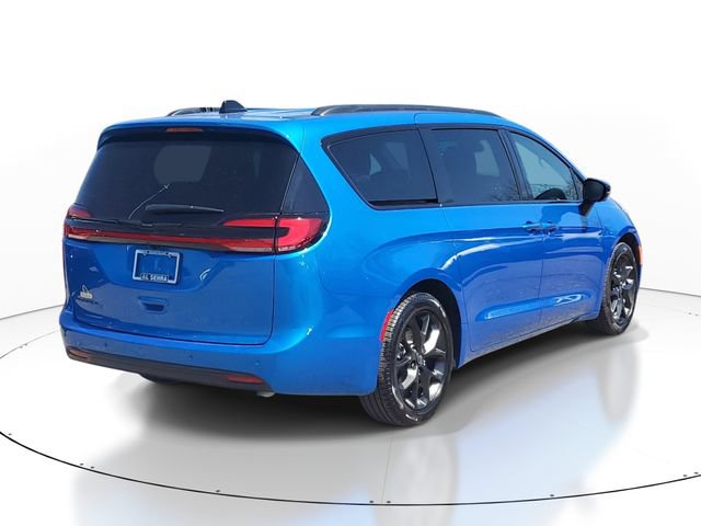 New 2026 Chrysler Pacifica Select w/ S Appearance Package FWD image 4