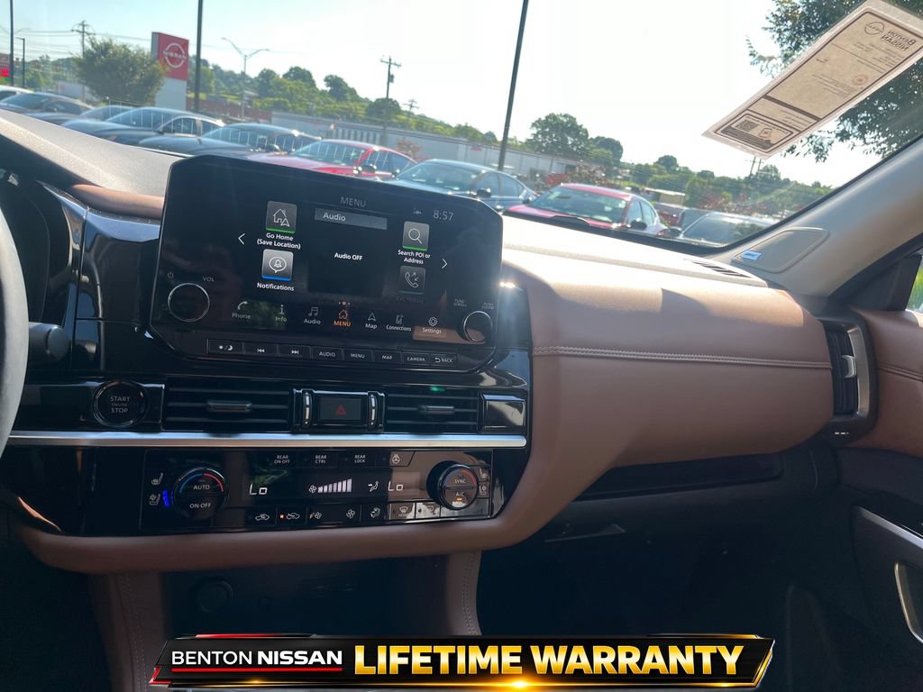 Used 2025 Nissan Pathfinder Platinum FWD image 16