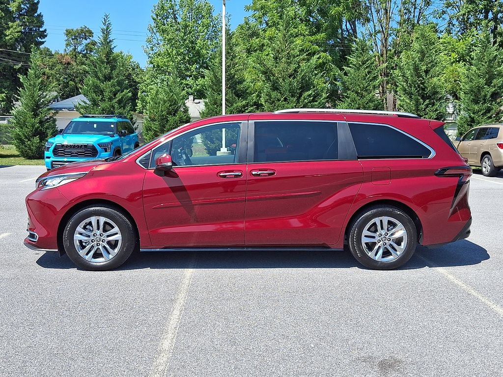 Used 2026 Toyota Sienna Limited AWD/4WD image 7