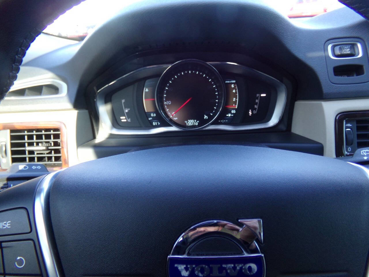 Used 2014 Volvo XC70 3.2 w/ Climate Package image 58