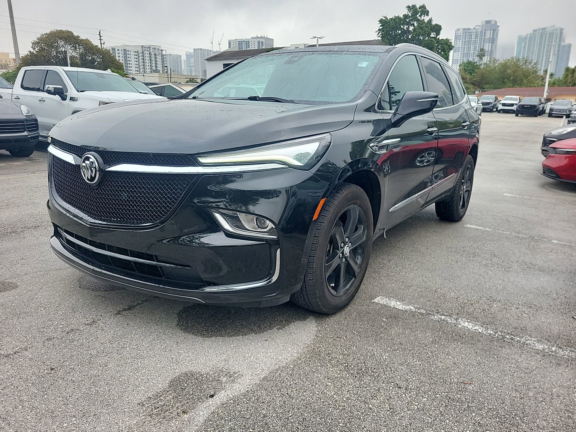 Used 2024 Buick Enclave Essence w/ Sport Touring Edition video 2