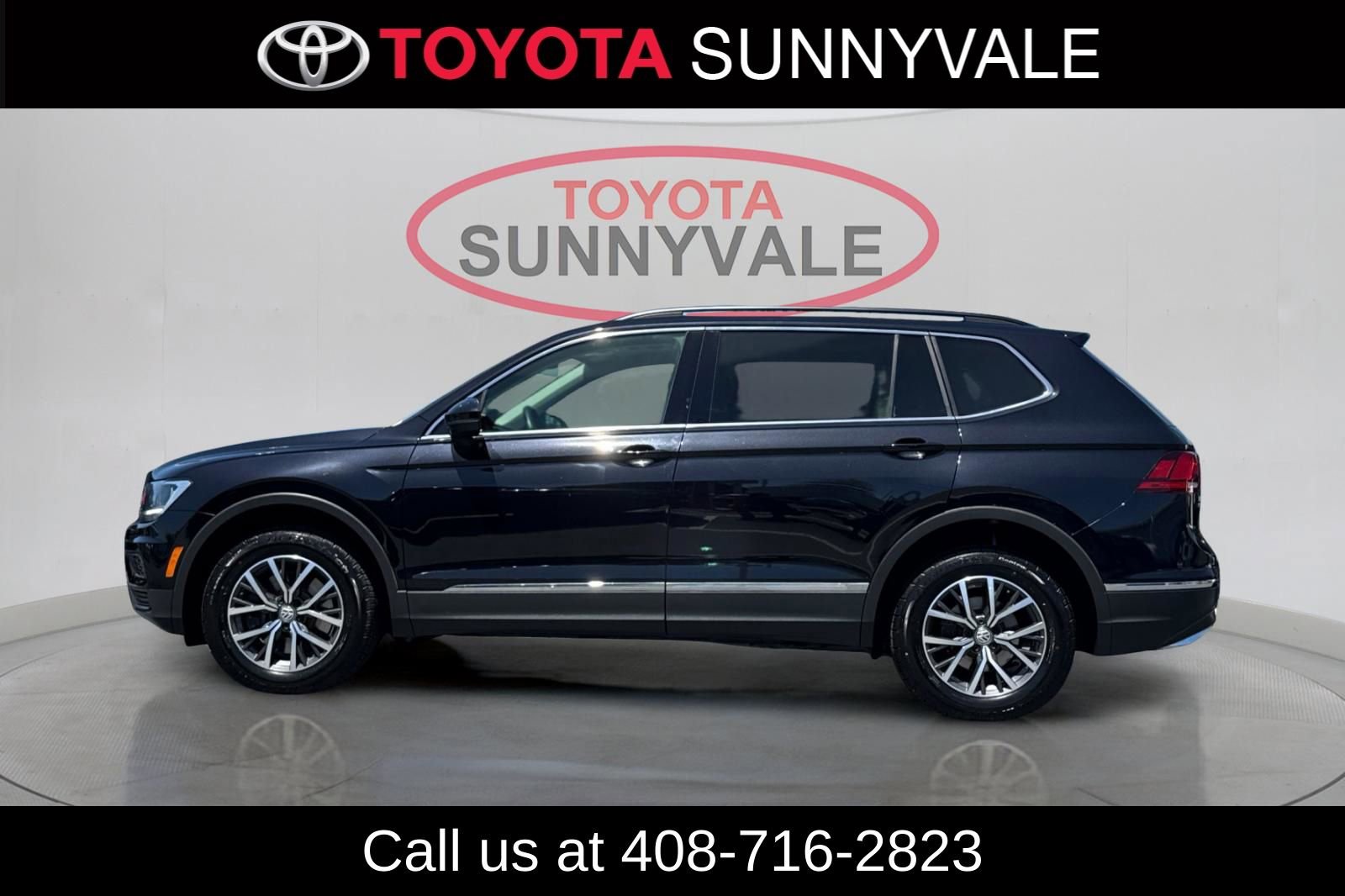 Used 2020 Volkswagen Tiguan SE w/ Panoramic Sunroof Package FWD image 6