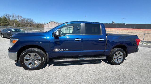 Used 2018 Nissan Titan SL w/ Chrome Package AWD/4WD image 2