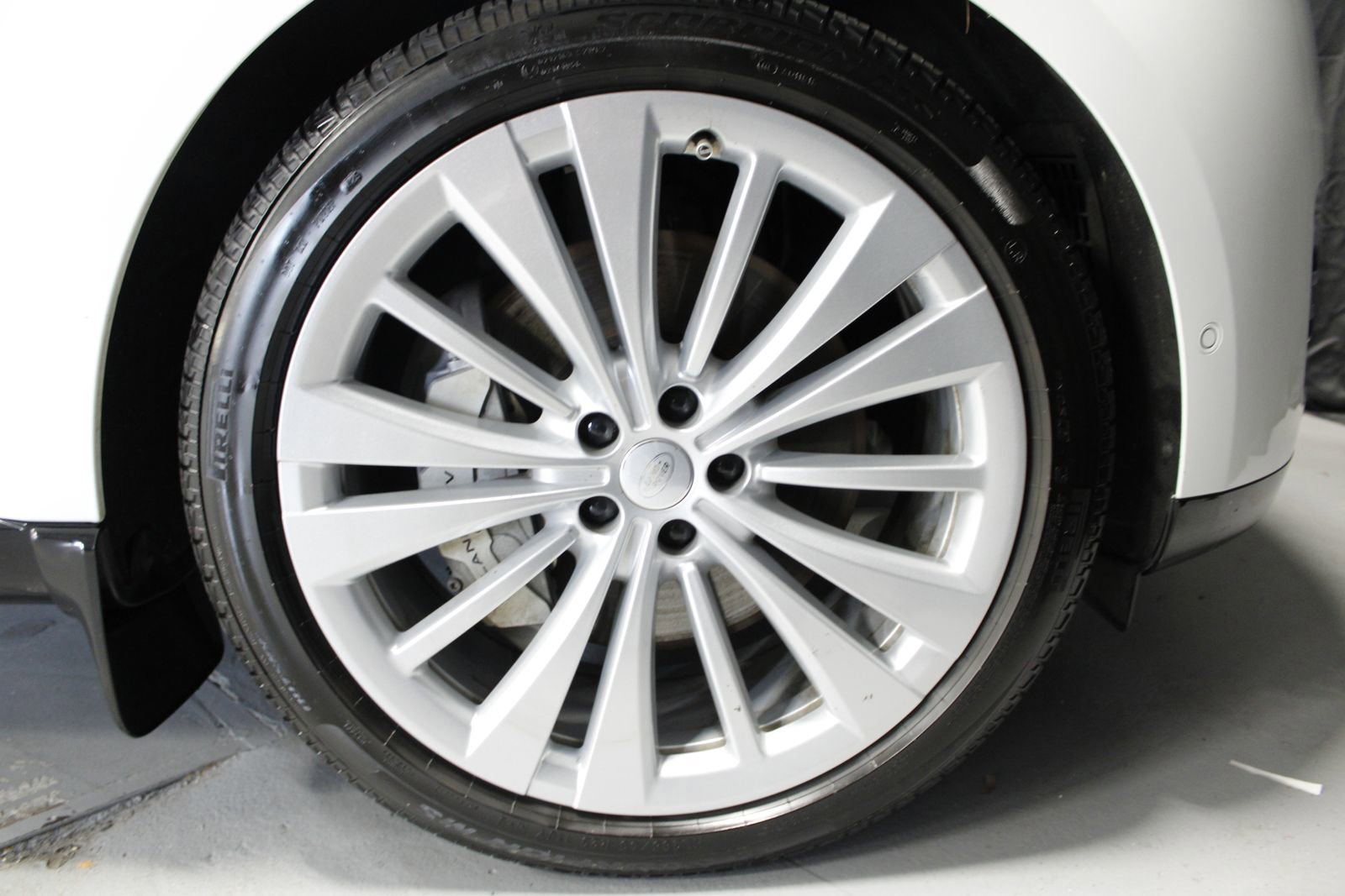 Used 2025 Land Rover Range Rover SE image 20