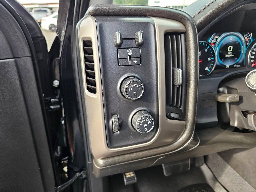 Used 2018 GMC Sierra 1500 Denali AWD/4WD image 25