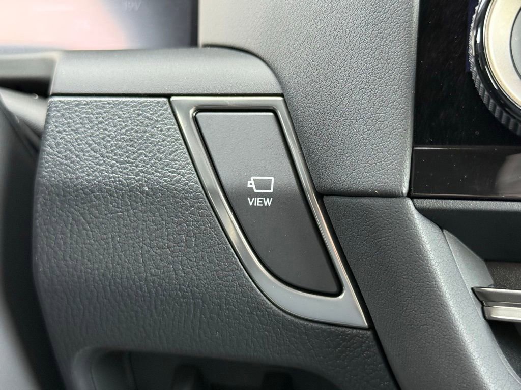 Used 2025 Lexus GX 550 w/ Accessory Package (32) AWD/4WD image 29