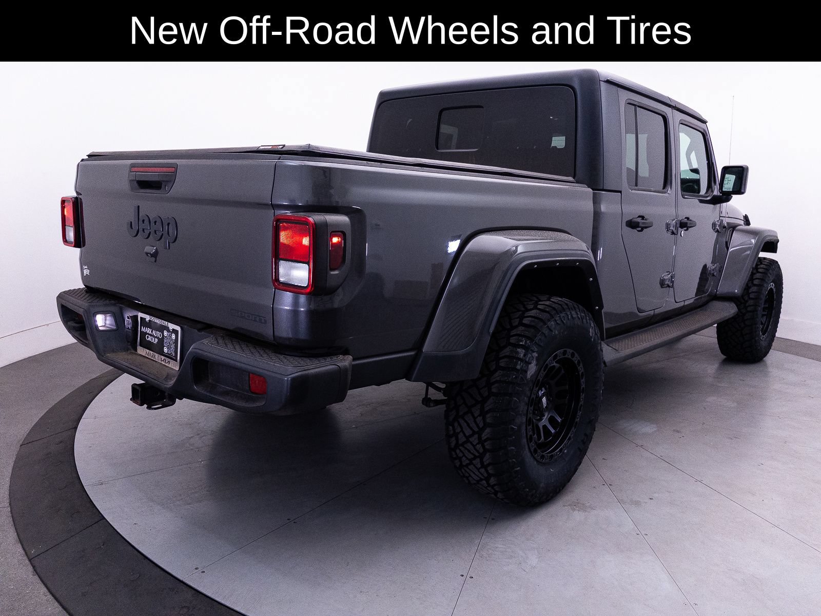 Used 2021 Jeep Gladiator Sport AWD/4WD image 14