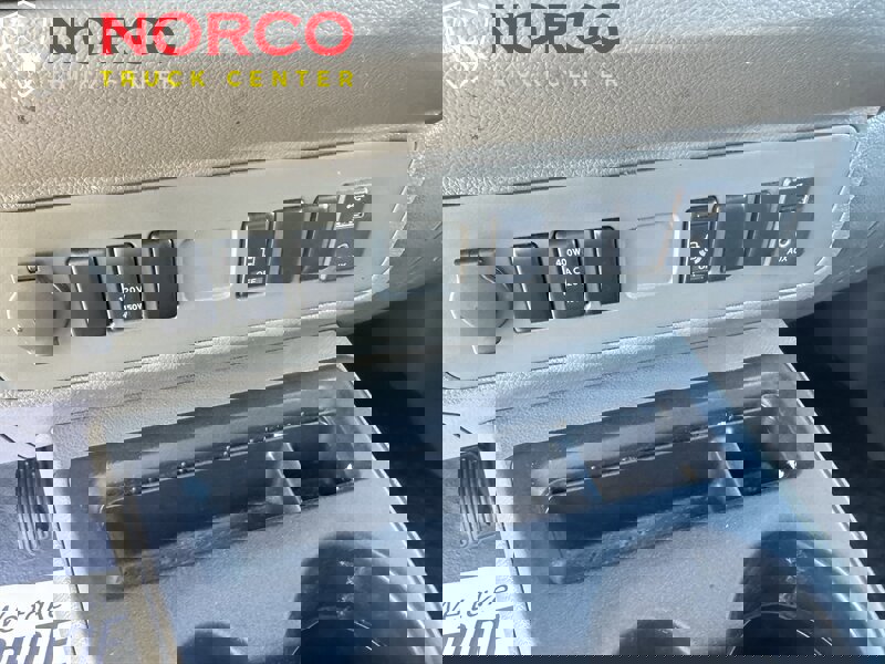 Used 2019 Nissan NV 2500 SV image 25