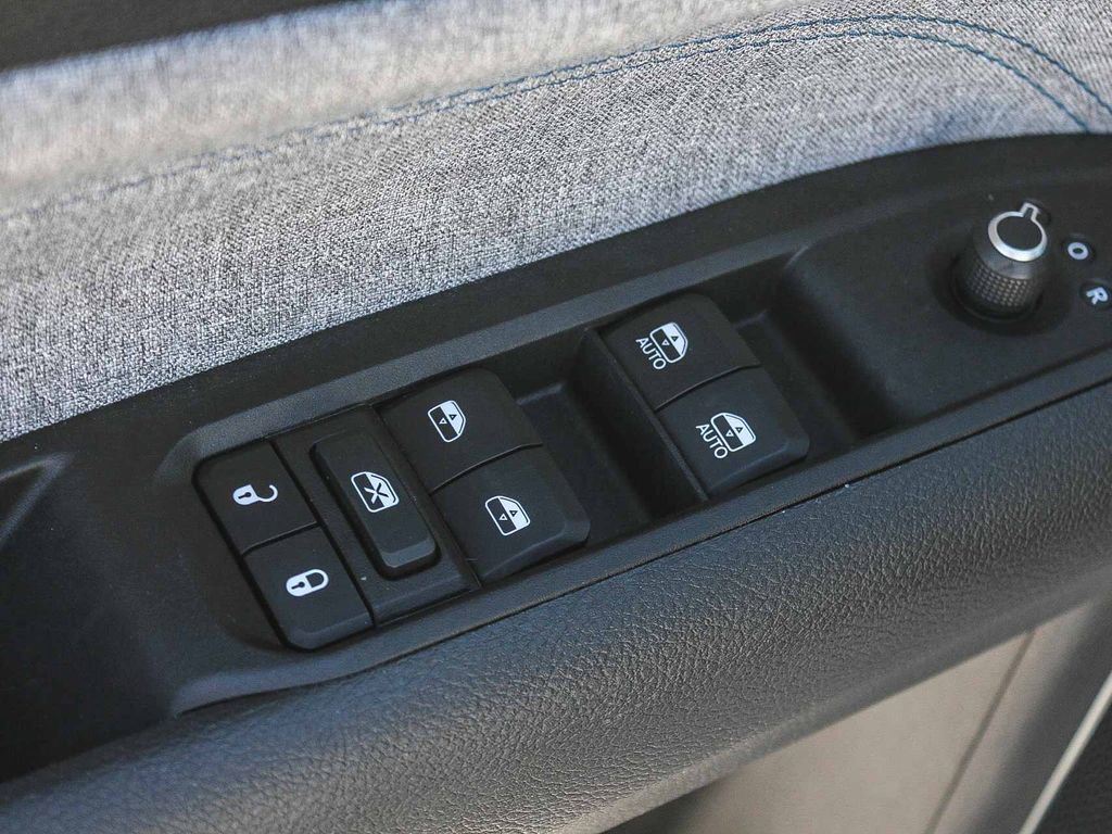 Used 2022 Jeep Compass Latitude image 20