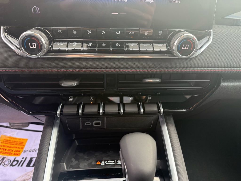 Used 2026 Chevrolet Colorado Z71 w/ Technology Package image 36